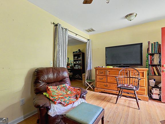 5th image of 2959 Bobolink Dr