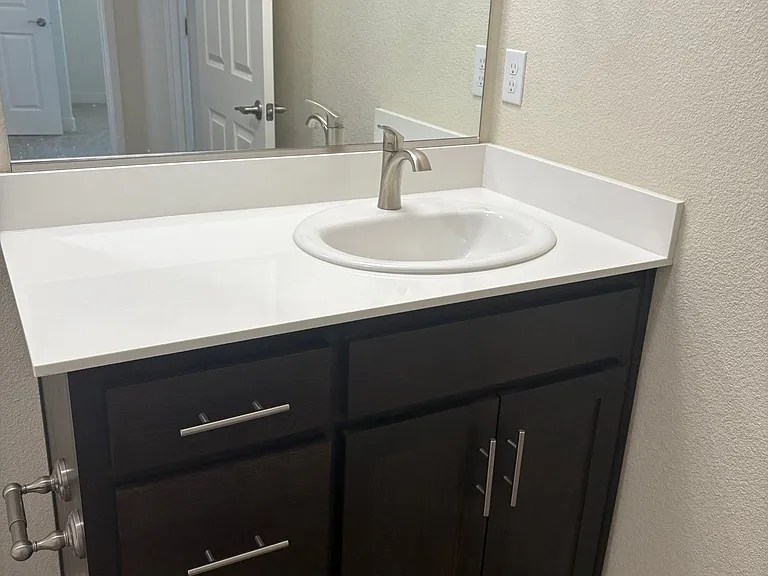 Luxe Ripon Apartments — Photo 23