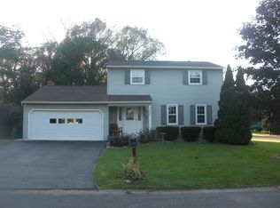 7620 Susan Dr, North Syracuse, NY 13212