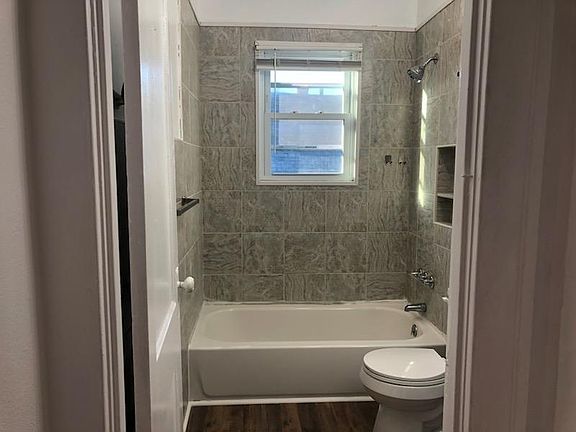 3rd image of 48 Parkside Ct #2W