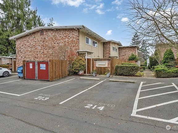 3rd image of 12232 SE 59th Street #116