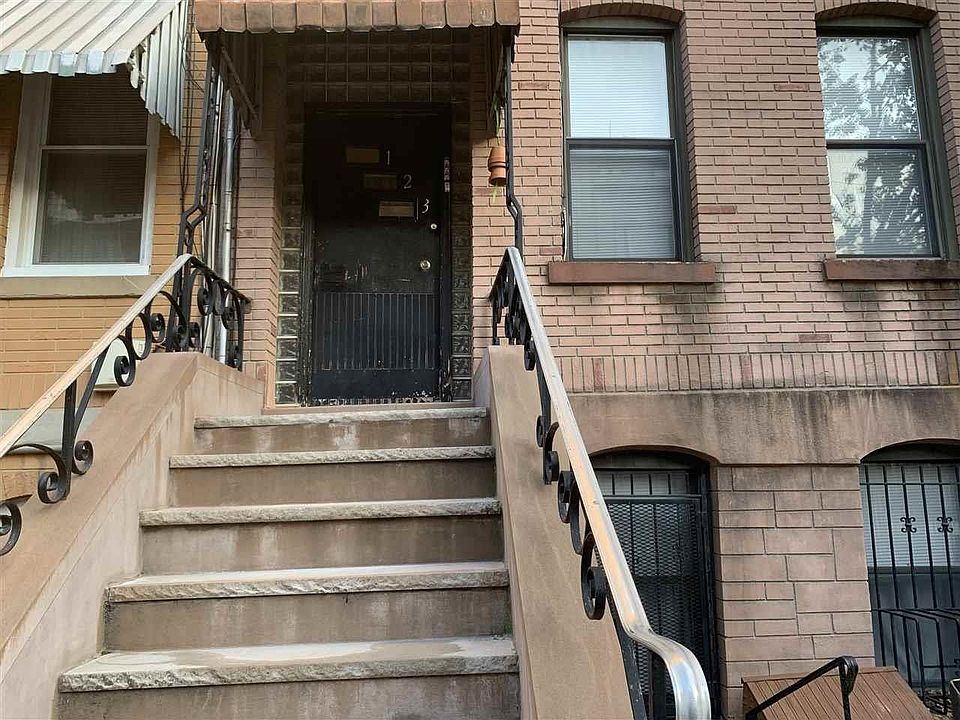 1st image of 123 Park Ave #G
