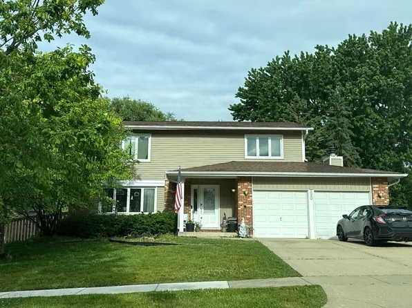 320 Glenwood Ct, Algonquin, IL 60102