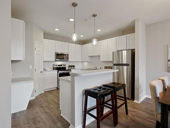 3rd image of 10740 Town Square Dr Unit E