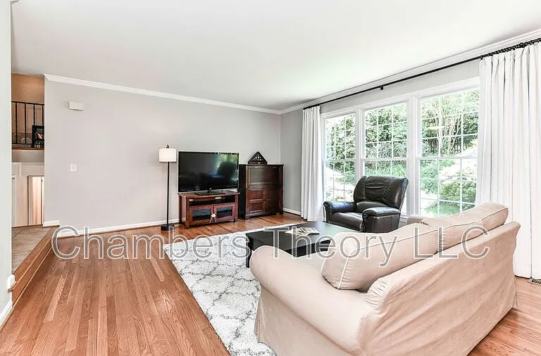 1427 Claves Ct — Photo 10