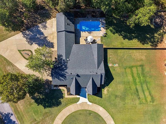 4th image of 10 Hill Creek Cir