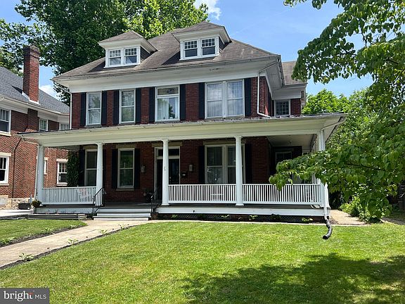 3rd image of 822 Oak Hill Ave