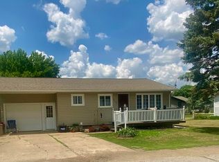 919 Hackberry St, Correctionville, IA 51016