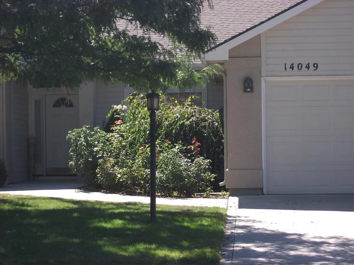 4 bed, 2036 sqft, $2,900 — Photo 2