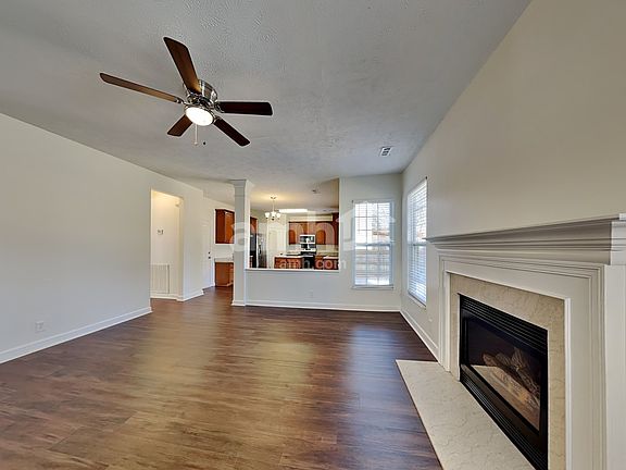 5th image of 2992 Brisbane Dr