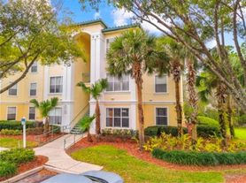 8929 Legacy Ct, Kissimmee, FL