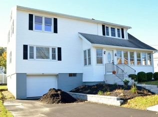 43 Rochdale St, Auburn, MA 01501