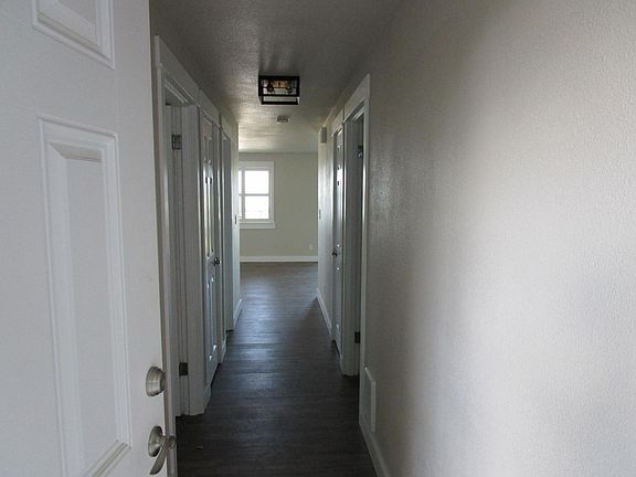 2nd image of 3110 Grandview St