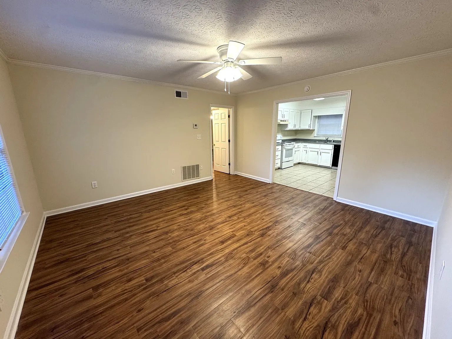East Athens 2br Condo (Water/Trash Included) — Photo 2