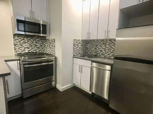 Rented by Bohemia Realty Group | media 12