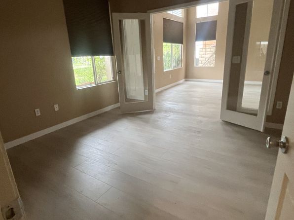 3431 Naples Dr