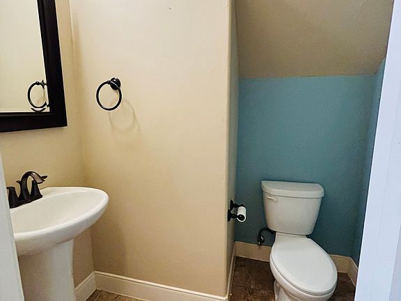 4th image of 329 Derby Dr