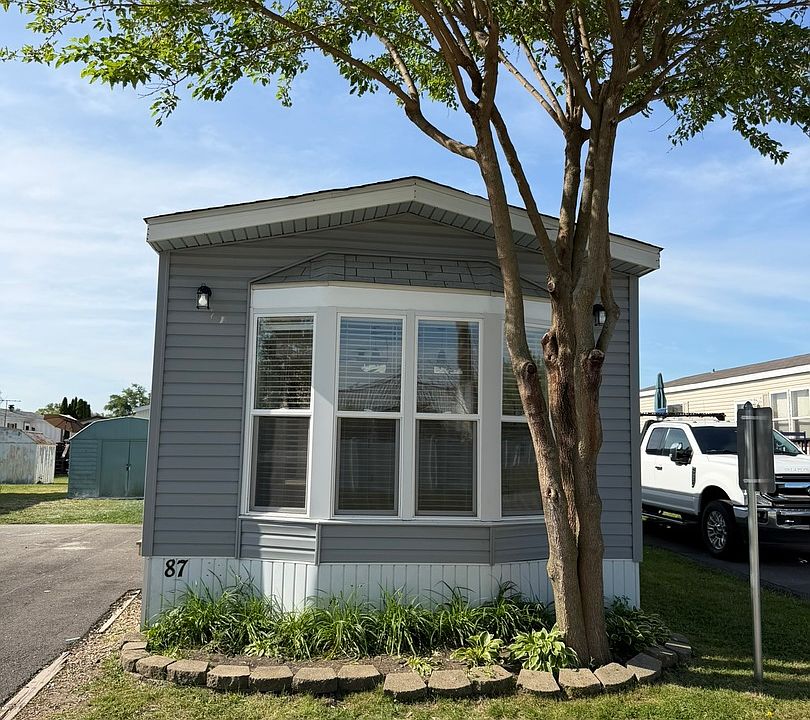 1st image of 87 12th Ave