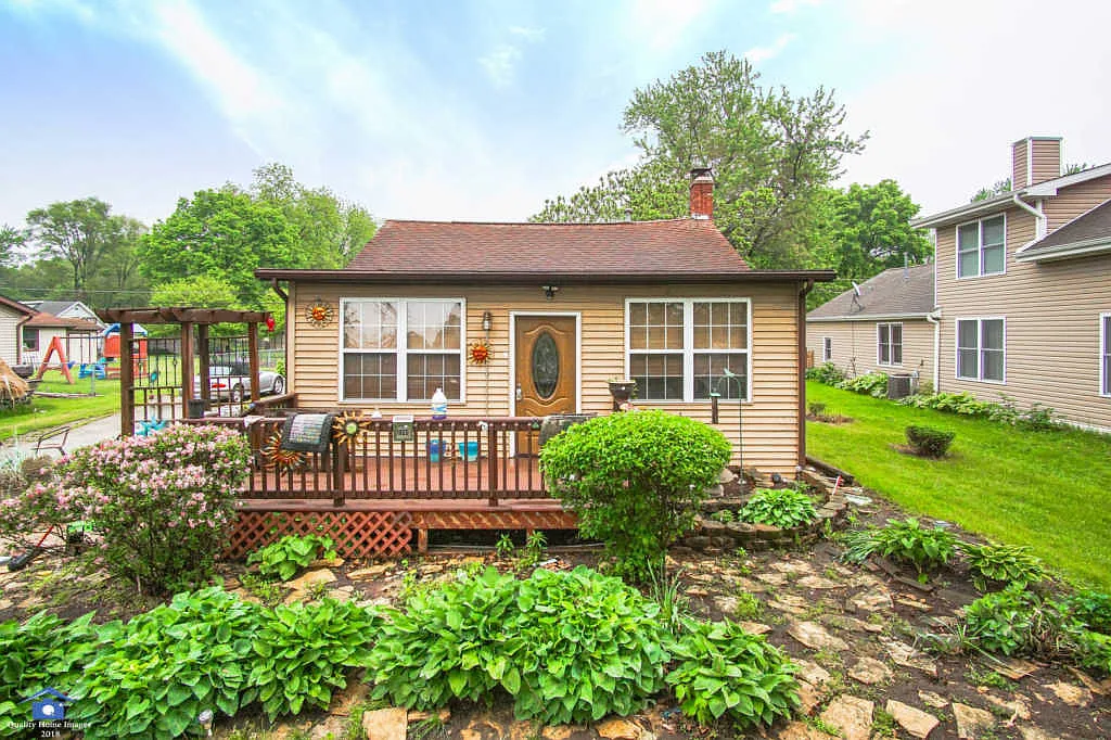 1823 Lakewood Dr photo 1