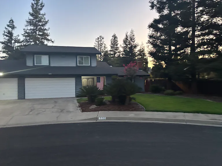 775 W Paul Ave — Photo 2