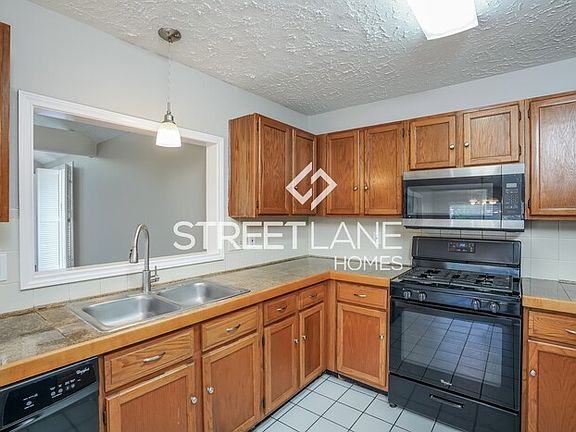 5th image of 12222 Cardston Ct