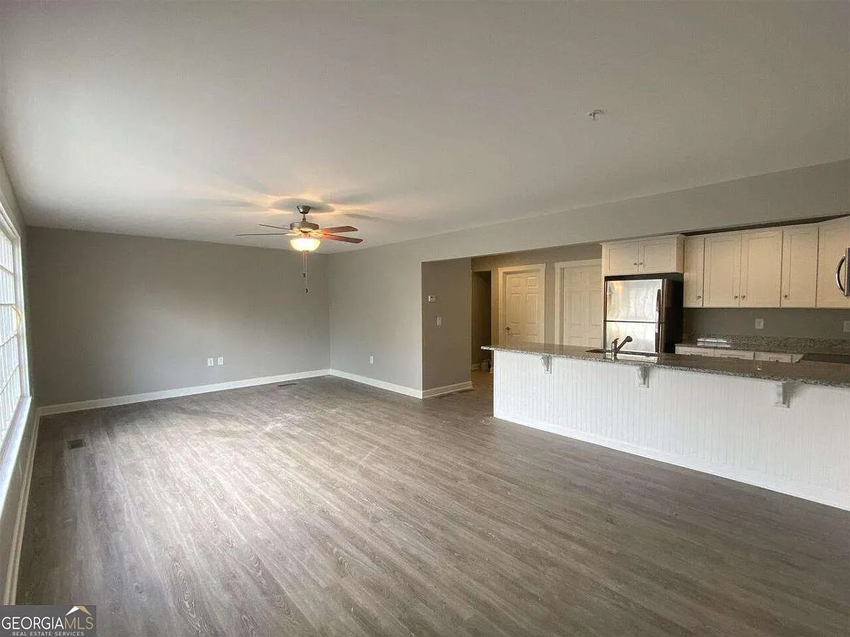 Building Photo - 95 N Jackson St #4