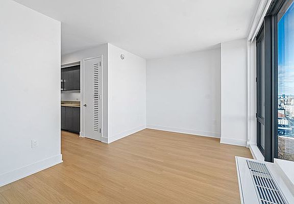 5th image of 662 Pacific St #27D
