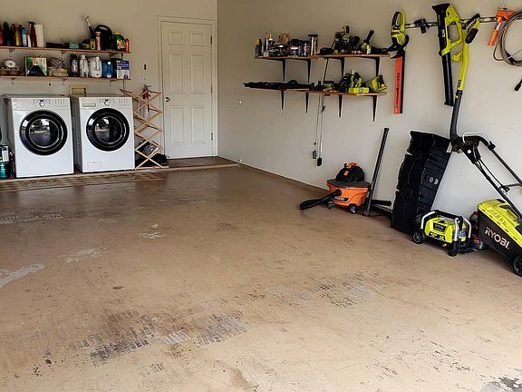 2nd image of 294 Kawailani Cir