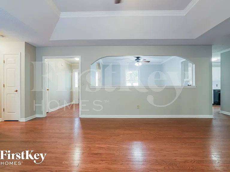 226 David Larsen Dr — Photo 3