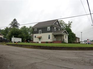 2747 Darlington Rd, Beaver Falls, PA 15010