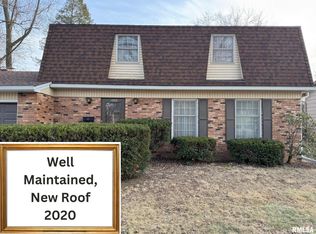 1555 Forest Hills Rd, Bettendorf, IA 52722