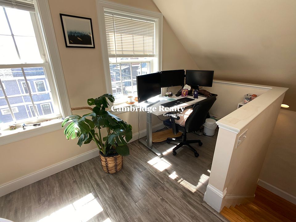 1st image of 109 Yale St #L