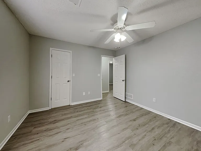 403 NW Woodbury Dr — Photo 10