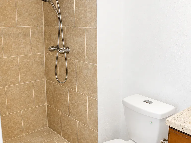 4253 Hartford Dr — Photo 8