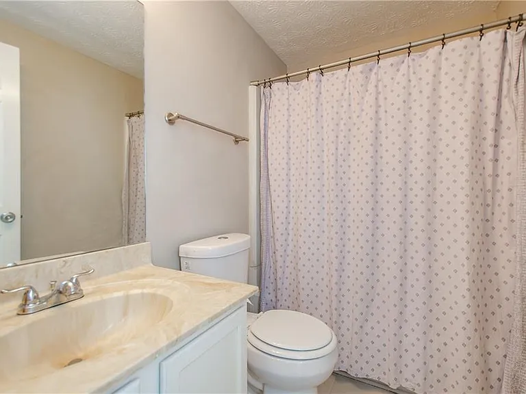 1066 Wedgewood Ln — Photo 15