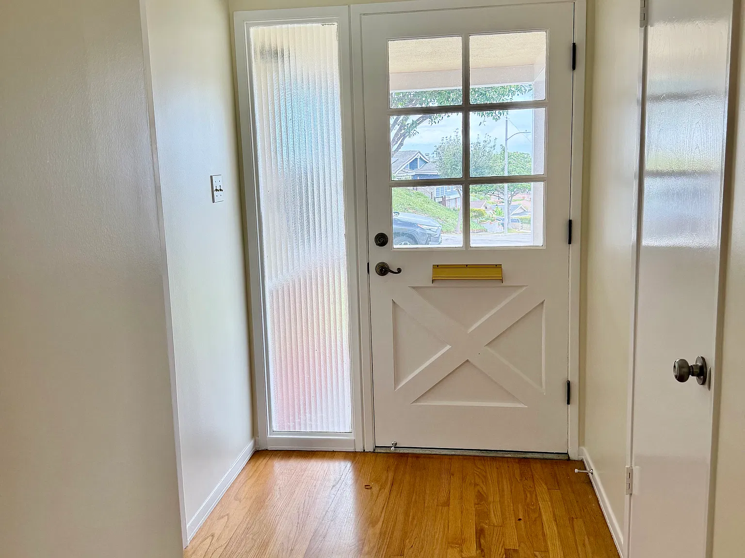 3 bed, 1.5 bath, 1440 sqft, $5,200 — Photo 3