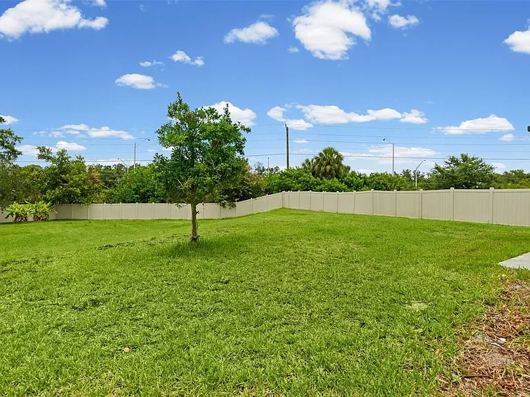 10966 High Noon Trl — Photo 32