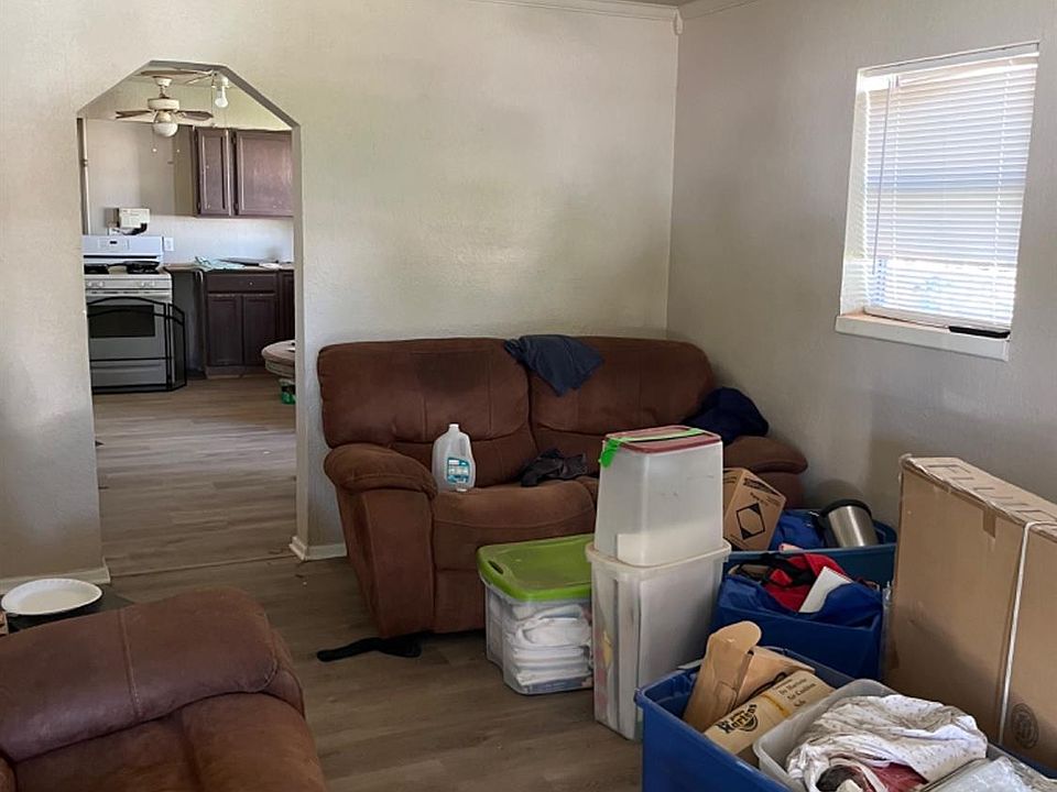 2nd image of 402 Avenue I