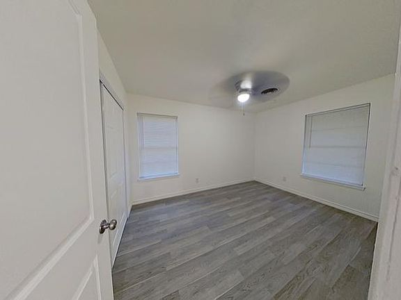 4th image of 511 Venice St #102