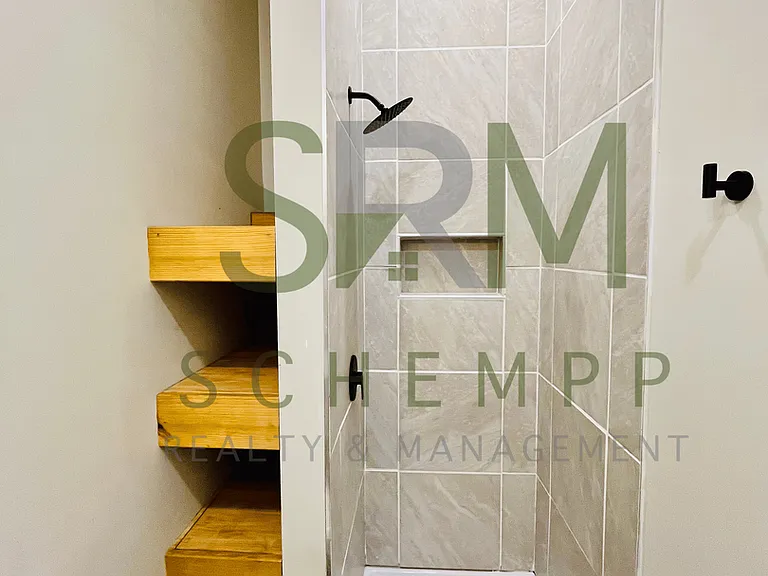 518 Camp St #520 — Photo 13