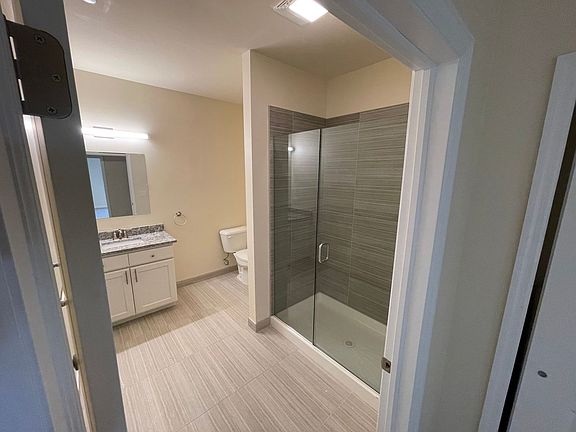 5th image of 192 Erie Blvd #607