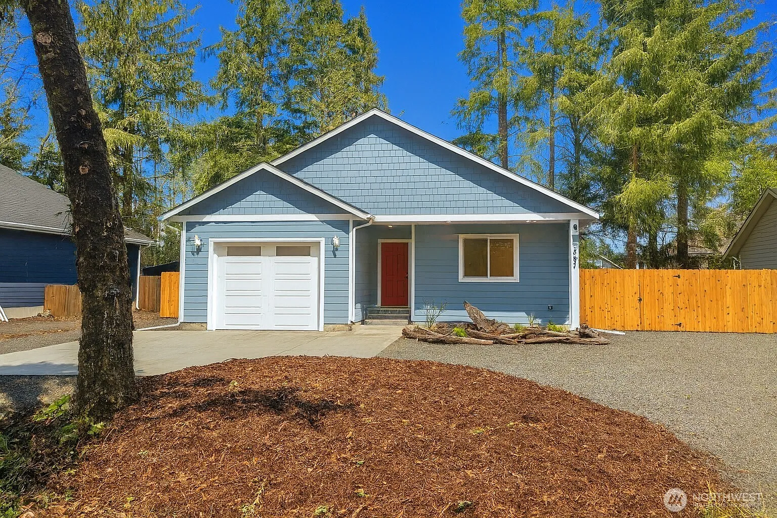 387 Duck Lake Drive NE photo 1