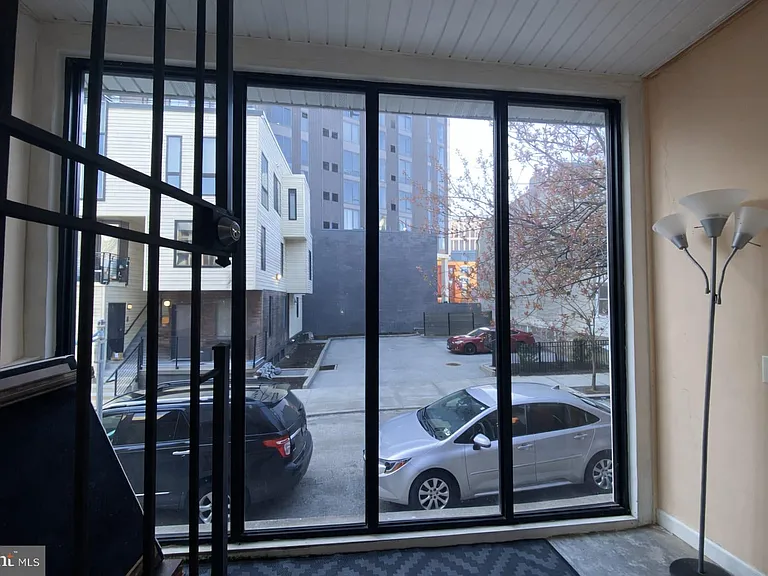 3215 Summer St — Photo 14