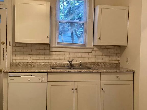3rd image of 2966-2968 Indianola Ave