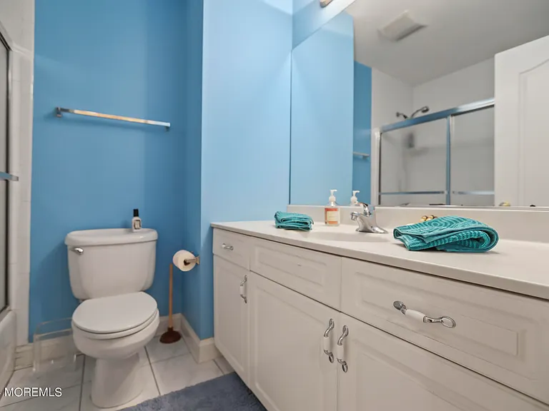 12 Riviera Dr — Photo 17