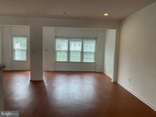 3 bed, 2.5 bath, $3,000 — Photo 4