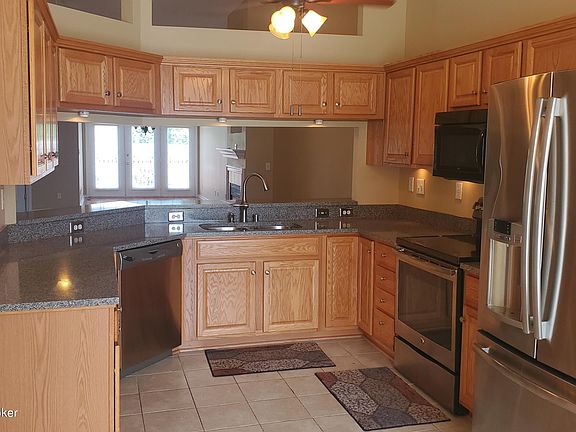 3rd image of 7526 Autumn Pointe Dr