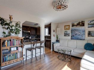 2203 E 14th St SW #301, Calgary, AB T2T3T2