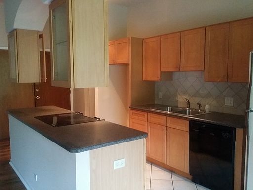 3rd image of 5700 Hillcrest Ln APT 3M