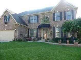 2231 Hillsboro Ln, Naperville, IL 60564